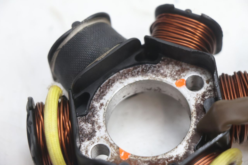 photo de STATOR PEUGEOT VIVACITY 50 (1998 - 2003) - Inny kąt widzenia