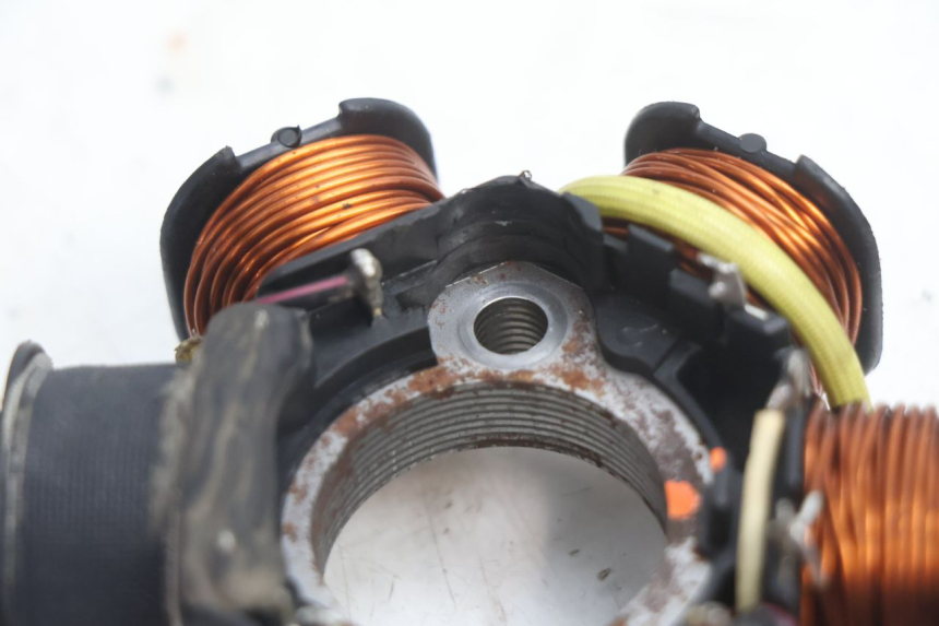 photo de STATOR PEUGEOT VIVACITY 50 (2004 - 2009) - Inny kąt widzenia