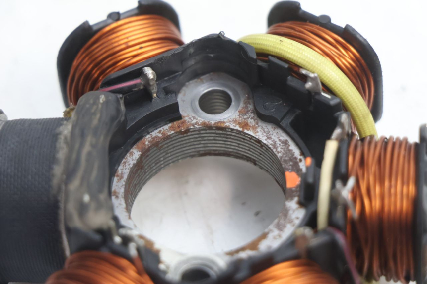 photo de STATOR PEUGEOT VIVACITY 50 (2004 - 2009) - Zbliżenie techniczne
