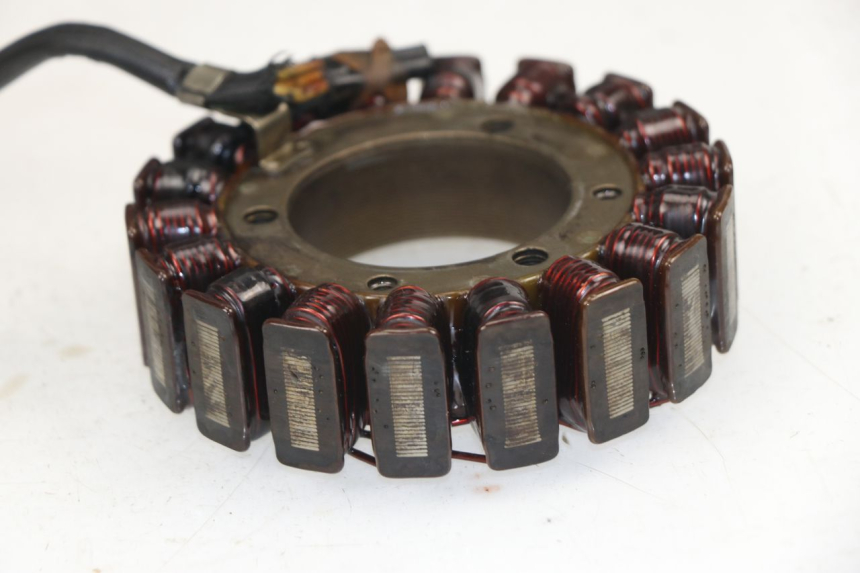 photo de STATOR HONDA VTR F FIRESTORM 1000 (1997 - 2001) - Zbliżenie techniczne