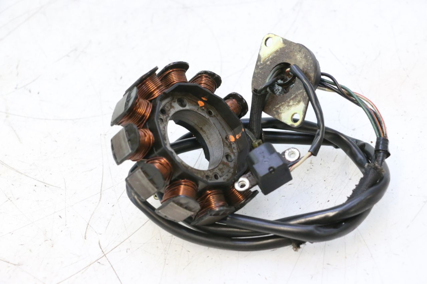 photo de STATOR YAMAHA WAVE RUNNER GP R 1200 (2000 - 2003) - Szczegół części