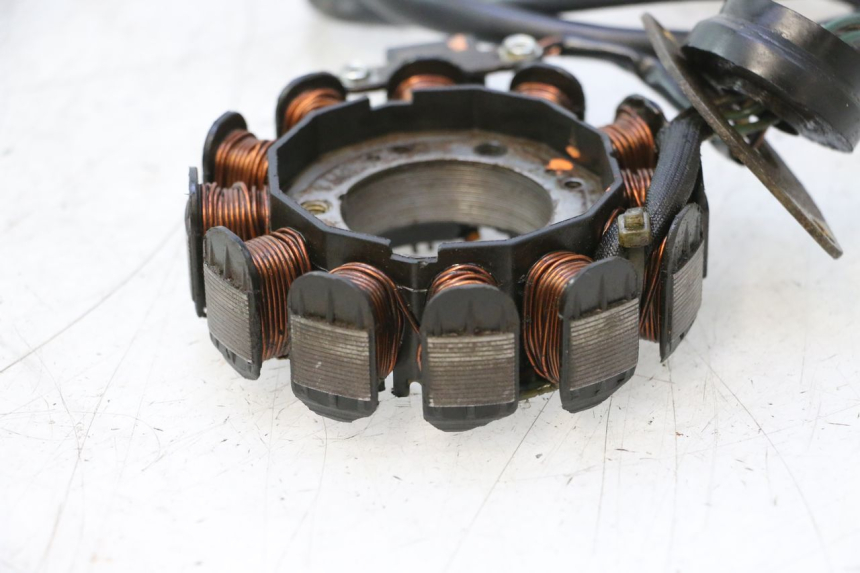 photo de STATOR YAMAHA WAVE RUNNER GP R 1200 (2000 - 2003) - Inny kąt widzenia