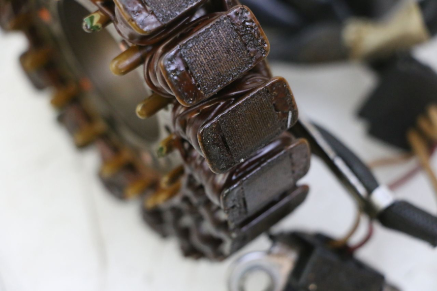 photo de STATOR YAMAHA X-MAX XMAX 125 (2010 - 2013) - Zoom stanu zużycia