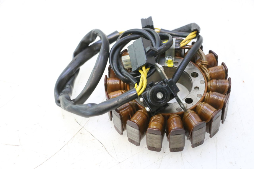 photo de STATOR HONDA XLV VARADERO 125 (2007 - 2012) - Inny kąt widzenia