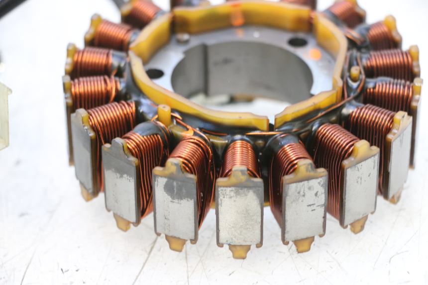 photo de STATOR YAMAHA XP T-MAX TMAX ABS 530 (2012 - 2015) - Zoom stanu zużycia