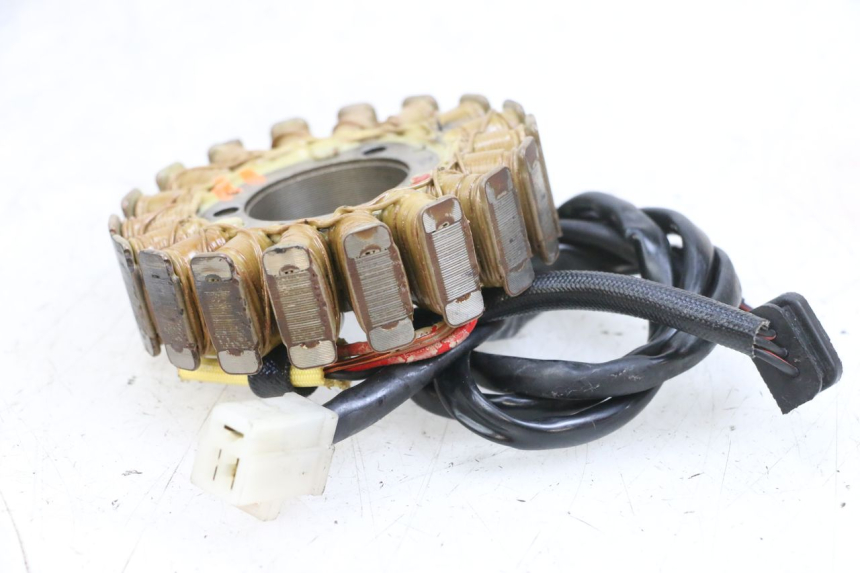 photo de STATOR KAWASAKI ZR 7 750 (1999 - 2004) - Zbliżenie techniczne