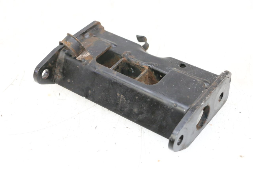 photo de UCHWYT AMORTYZATORA HONDA NSR R 125 (1994 - 2003) - Zbliżenie techniczne