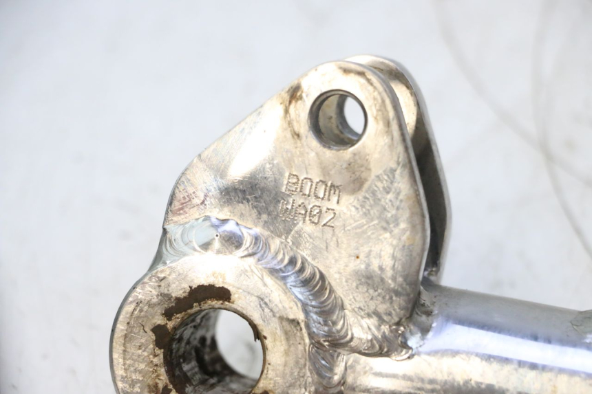 photo de UCHWYT AMORTYZATORA BOOM TRIKE FUN 500 (2004 - 2010) - Szczegół części