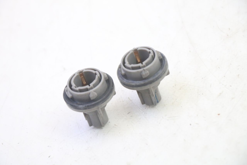 photo de UCHWYT ŻARÓWKI SUZUKI BURGMAN 125 (2007 - 2014) - Widok główny