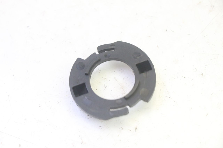 photo de UCHWYT ŻARÓWKI PIAGGIO FLY 4T 50 (2013 - 2017) - Zoom stanu zużycia