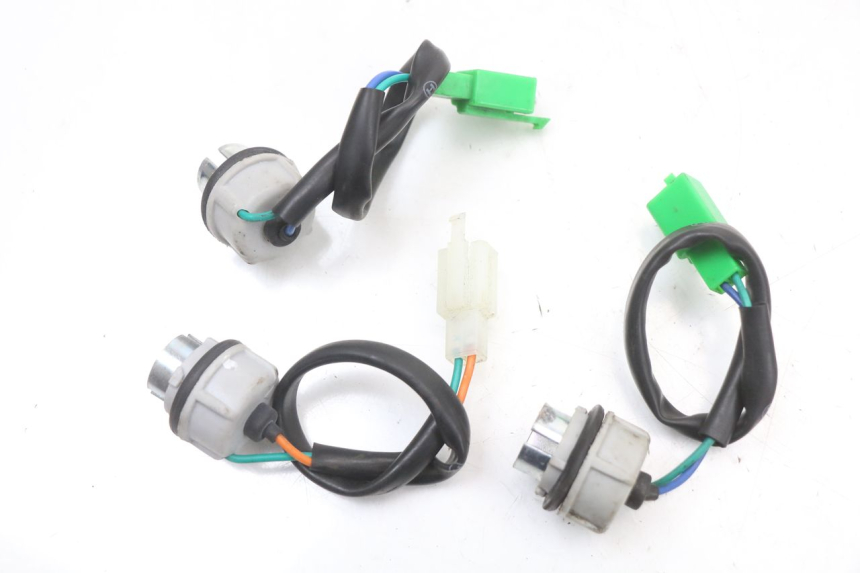 photo de UCHWYT ŻARÓWKI PEUGEOT KISBEE 4T 50 (2018 - 2022) - Zoom stanu zużycia