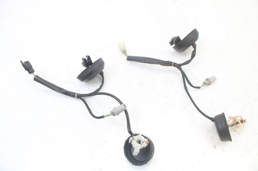 photo de UCHWYT ŻARÓWKI PEUGEOT SATELIS COMPRESSOR K15 125 (2006 - 2009) - Widok główny