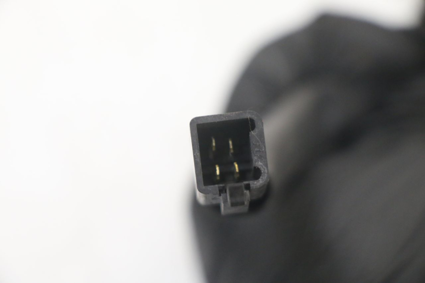 photo de UCHWYT ŻARÓWKI PEUGEOT SATELIS COMPRESSOR K15 125 (2006 - 2009) - Inny kąt widzenia