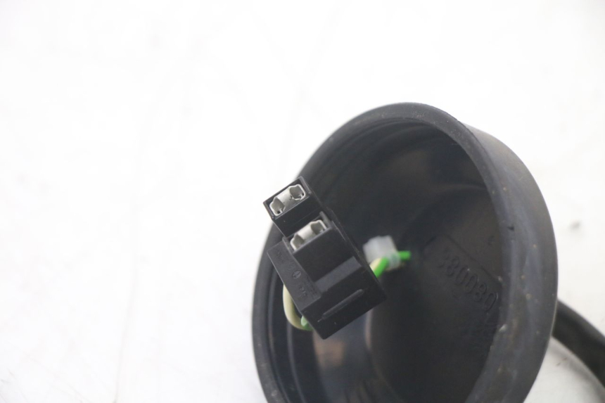 photo de UCHWYT ŻARÓWKI PEUGEOT SATELIS COMPRESSOR K15 125 (2006 - 2009) - Zbliżenie techniczne