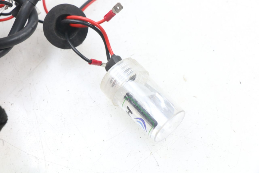 photo de UCHWYT ŻARÓWKI DAELIM S2 125 (2006 - 2007) - Zoom stanu zużycia