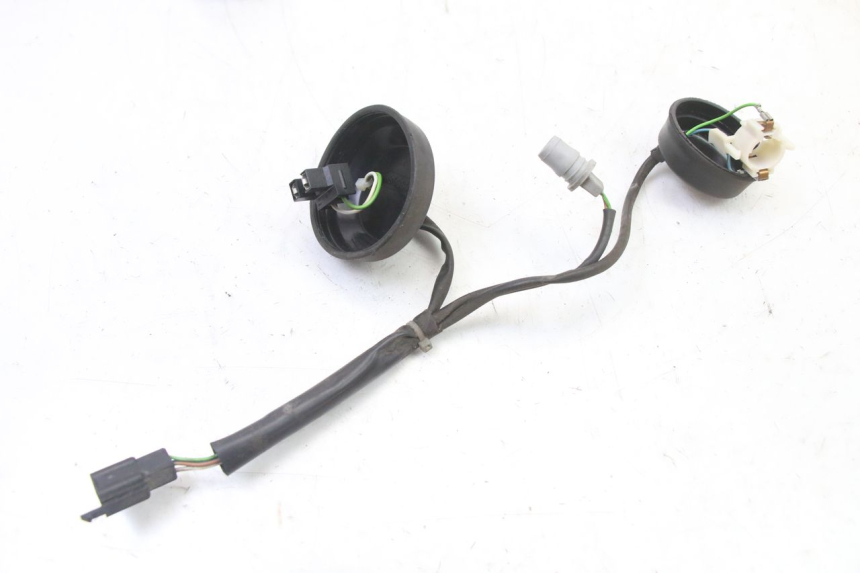 photo de UCHWYT ŻARÓWKI PEUGEOT SATELIS COMPRESSOR K15 125 (2006 - 2009) - Zoom stanu zużycia