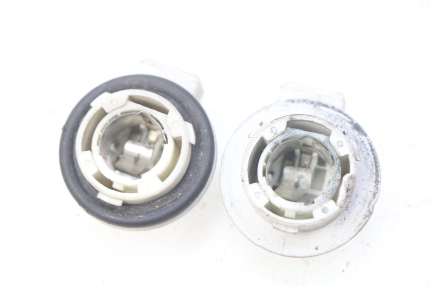 photo de UCHWYT ŻARÓWKI PIAGGIO VESPA LX 125 (2005 - 2010) - Widok główny