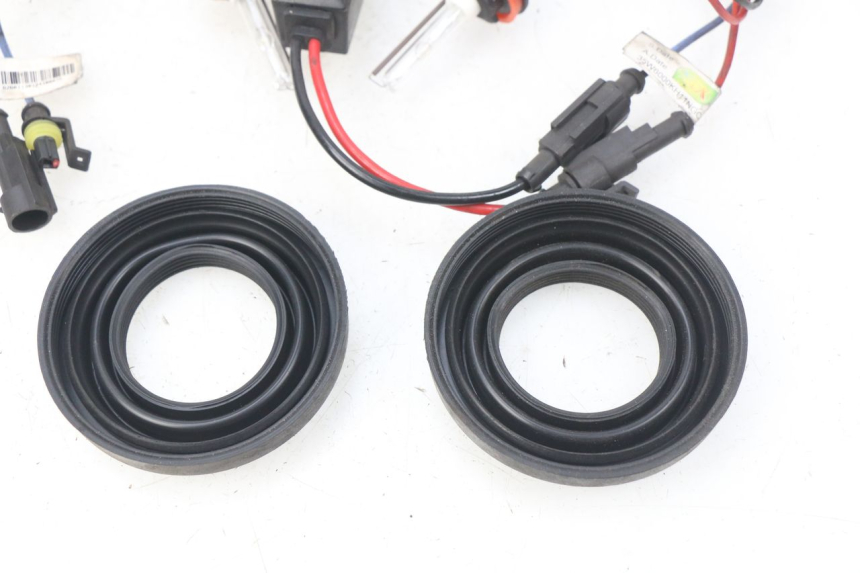 photo de UCHWYT ŻARÓWKI YAMAHA XP T-MAX TMAX ABS 530 (2012 - 2015) - Zbliżenie techniczne