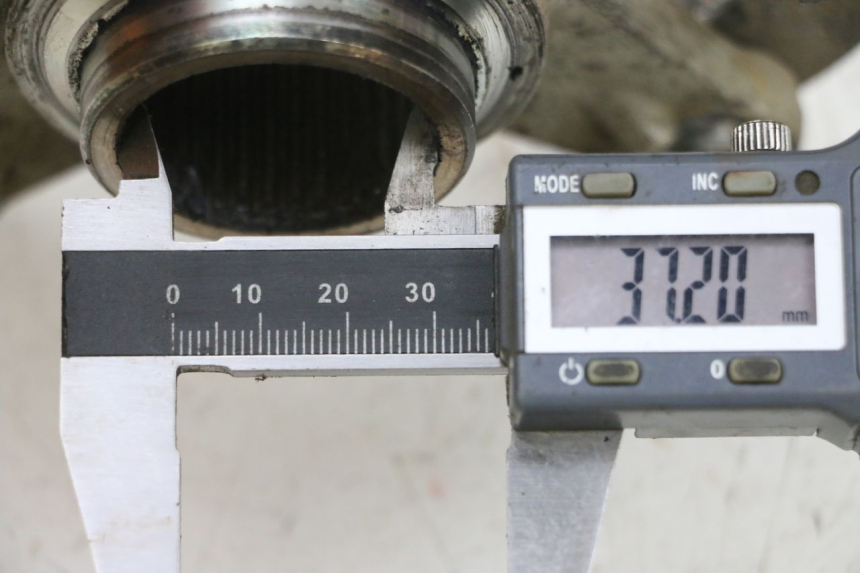 photo de UCHWYT ZĘBATKI YAMAHA YFM R RAPTOR 250 (2008 - 2014) - Szczegół części