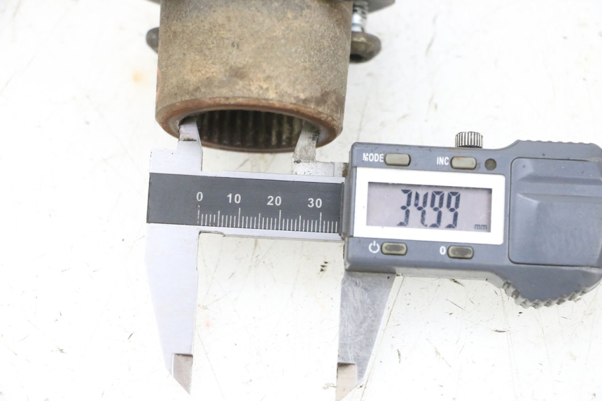 photo de UCHWYT TARCZY HAMULCOWEJ YAMAHA YFM R RAPTOR 250 (2008 - 2014) - Szczegół części