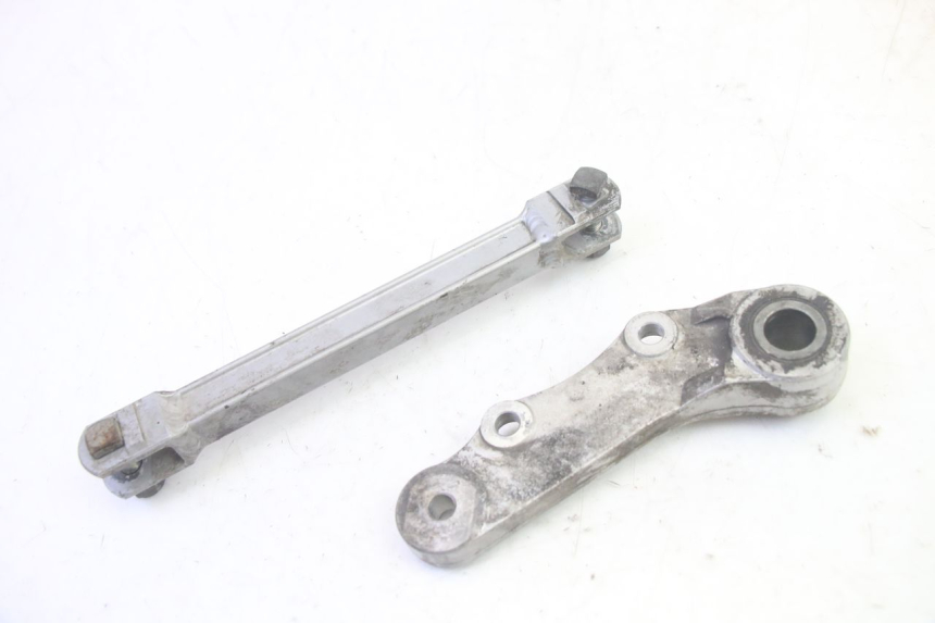 photo de UCHWYT ZACISKU HAMULCA TYLNEGO KAWASAKI GPZ RX 1000 (1986 - 1988) - Inny kąt widzenia