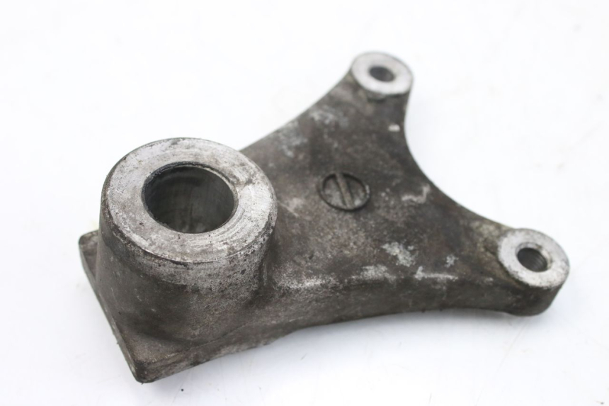 photo de UCHWYT ZACISKU HAMULCA TYLNEGO SUZUKI GSF S BANDIT 600 (2000 - 2004) - Widok główny