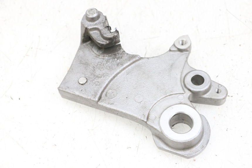 photo de UCHWYT ZACISKU HAMULCA TYLNEGO YAMAHA MT-07 MT07 ABS 700 (2018 - 2020) - Inny kąt widzenia