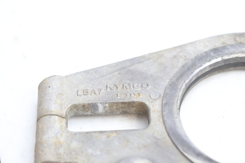 photo de UCHWYT ZACISKU HAMULCOWEGO TYLNEGO KYMCO MXU R 250 (2004 - 2010) - Inny kąt widzenia