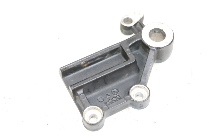 photo de UCHWYT ZACISKU HAMULCA TYLNEGO KAWASAKI NINJA 400 (2018 - 2023) - Zoom stanu zużycia