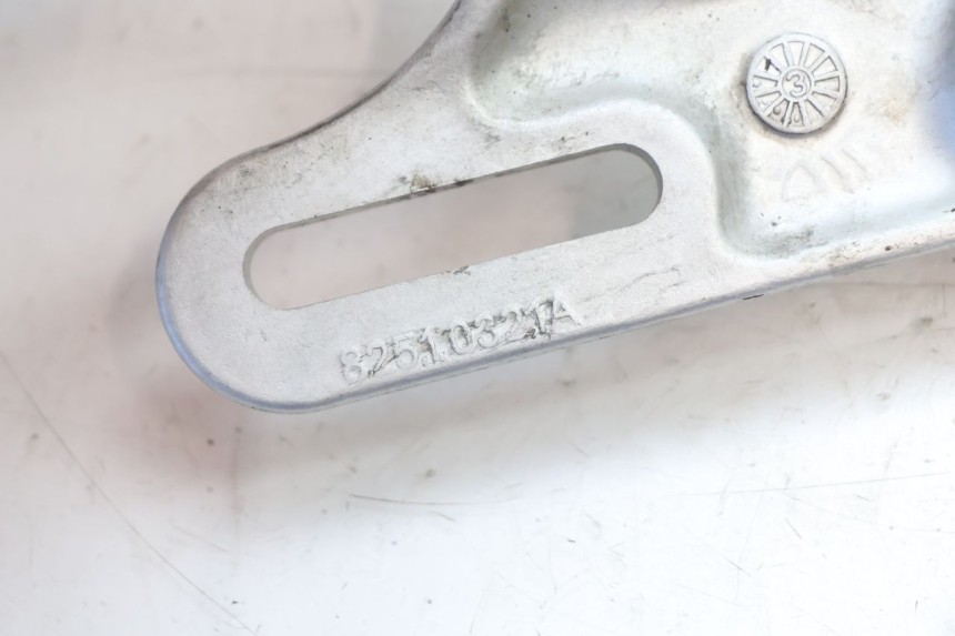 photo de UCHWYT ZACISKU HAMULCOWEGO TYLNEGO DUCATI SS IE DS CARENEE 1000 (2002 - 2006) - Inny kąt widzenia