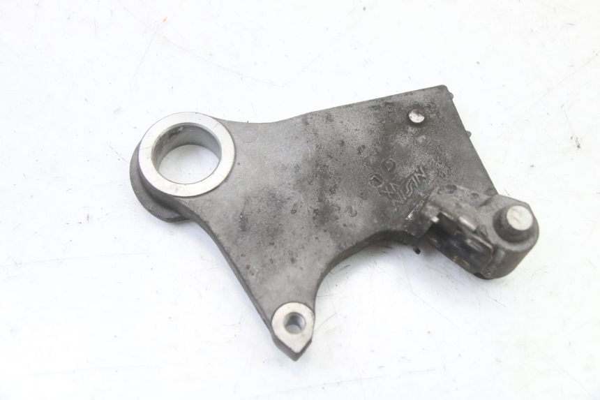 photo de UCHWYT ZACISKU HAMULCA TYLNEGO YAMAHA FZ6 FAZER S2 600 (2007 - 2011) - Inny kąt widzenia