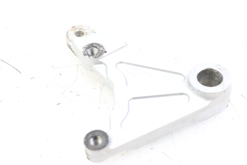 photo de UCHWYT ZACISKU HAMULCA TYLNEGO YAMAHA FZS FAZER 600 (2001 - 2003) - Szczegół części