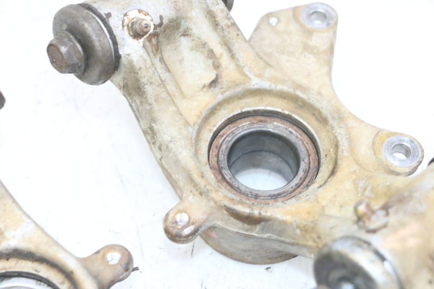 photo de UCHWYT ZACISKU HAMULCA TYLNEGO YAMAHA YFM GRIZZLY 550 (2008 - 2015) - Szczegół części