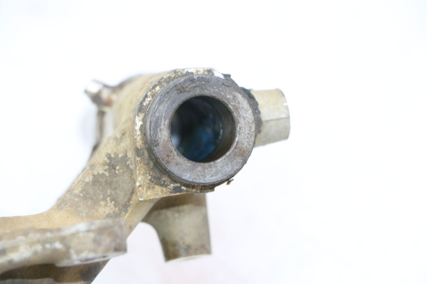 photo de UCHWYT ZACISKU HAMULCA TYLNEGO YAMAHA YFM GRIZZLY 550 (2008 - 2015) - Widok z bliska