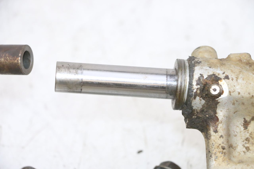 photo de UCHWYT ZACISKU HAMULCA TYLNEGO YAMAHA YFM GRIZZLY 550 (2008 - 2015) - Alternatywny kąt