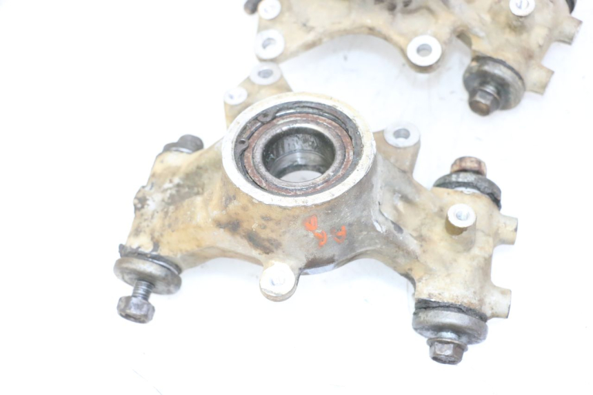 photo de UCHWYT ZACISKU HAMULCA TYLNEGO YAMAHA YFM GRIZZLY 550 (2008 - 2015) - Inny kąt widzenia