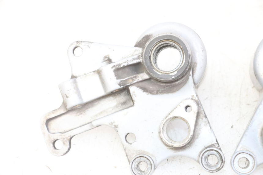 photo de UCHWYT ZACISKU HAMULCA PRZEDNIEGO PIAGGIO IE MP3 YOURBAN 300 (2011 - 2016) - Inny kąt widzenia