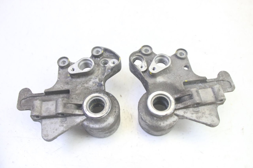 photo de UCHWYT ZACISKU HAMULCA PRZEDNIEGO PIAGGIO MP3 HPE 350 (2018 - 2020) - Widok główny