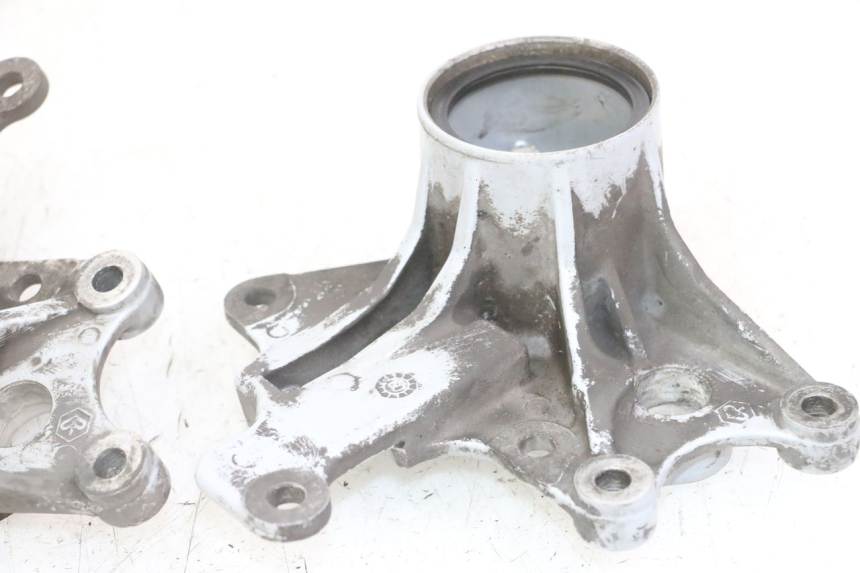 photo de UCHWYT ZACISKU HAMULCA PRZEDNIEGO PIAGGIO MP3 LT 400 (2007 - 2012) - Część sprawdzona