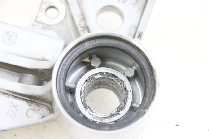 photo de UCHWYT ZACISKU HAMULCA PRZEDNIEGO PIAGGIO MP3 LT 400 (2007 - 2012) - Stan powierzchni