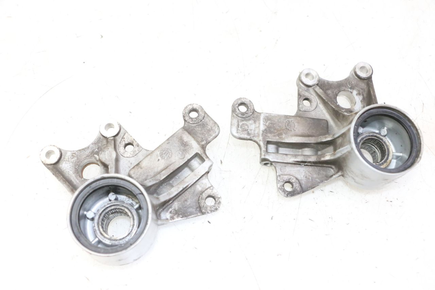 photo de UCHWYT ZACISKU HAMULCA PRZEDNIEGO PIAGGIO MP3 500 (2011 - 2015) - Widok główny