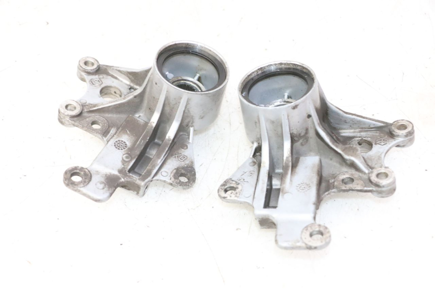 photo de UCHWYT ZACISKU HAMULCA PRZEDNIEGO PIAGGIO MP3 125 (2006 - 2014) - Widok ogólny