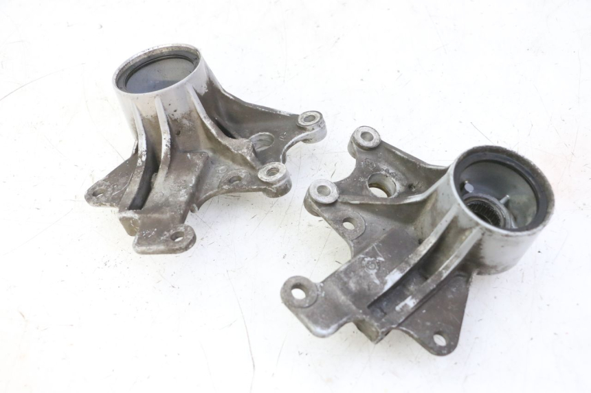 photo de UCHWYT ZACISKU HAMULCA PRZEDNIEGO PIAGGIO MP3 RL 250 (2006 - 2010) - Szczegół części