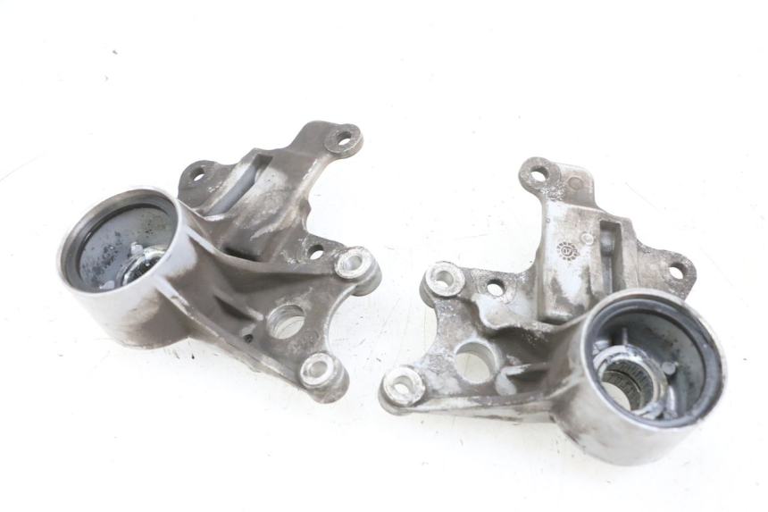 photo de UCHWYT ZACISKU HAMULCA PRZEDNIEGO PIAGGIO MP3 125 (2006 - 2014) - Widok główny