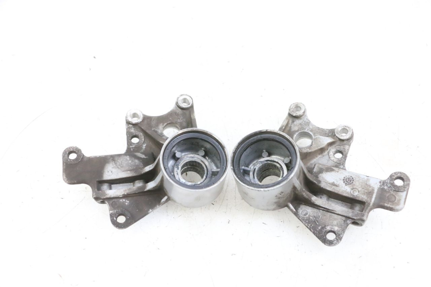 photo de UCHWYT ZACISKU HAMULCA PRZEDNIEGO PIAGGIO MP3 125 (2006 - 2014) - Punkty mocowania