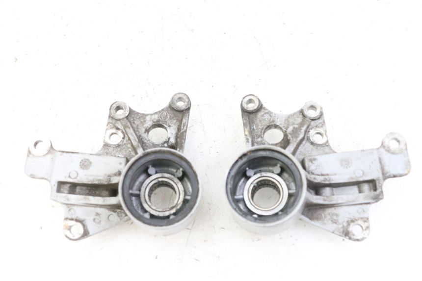 photo de UCHWYT ZACISKU HAMULCA PRZEDNIEGO PIAGGIO MP3 125 (2006 - 2014) - Widok główny