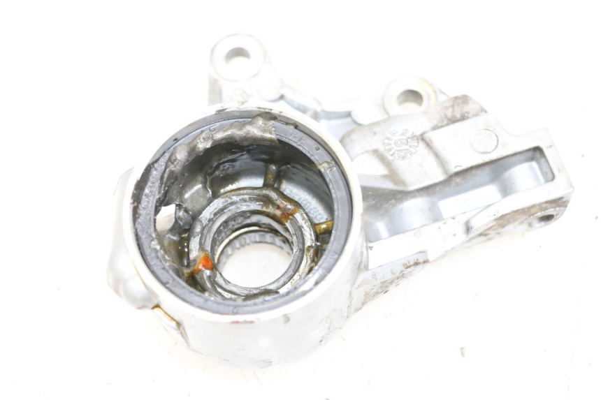 photo de UCHWYT ZACISKU HAMULCA PRZEDNIEGO PIAGGIO VESPA LX 125 (2005 - 2010) - Zbliżenie techniczne