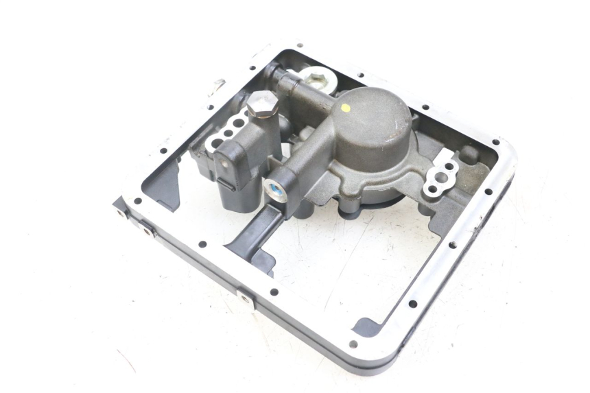 photo de UCHWYT FILTRA OLEJU MOTO GUZZI NORGE 8V GT 1200 (2011 - 2016) - Inny kąt widzenia