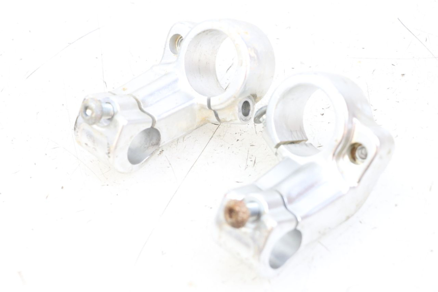 photo de UCHWYT KIEROWNICY GILERA DNA 50 (2000 - 2007) - Widok główny