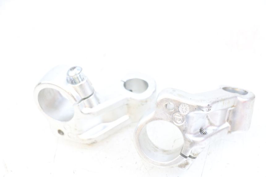 photo de UCHWYT KIEROWNICY GILERA DNA 50 (2000 - 2007) - Zbliżenie techniczne